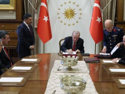 Ərdoğan hərbi rəhbərliyi yenilədi