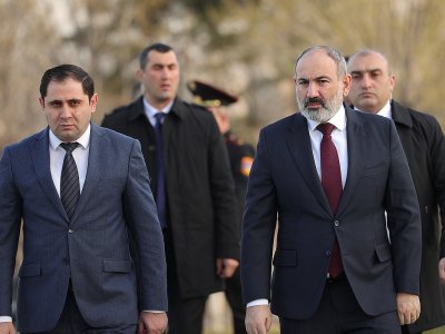 Paşinyan müdafiə nazirini danlayıb