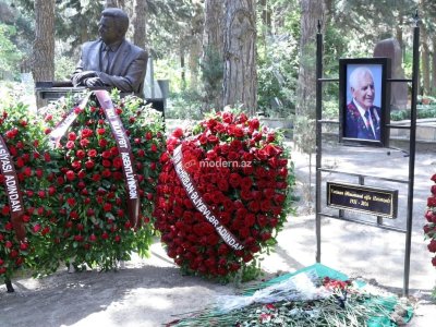 Bir şəklin tarixçəsi: Eks-prezidentlə Xalq şairi qonşu oldular