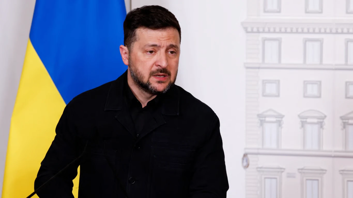 Zelenski daha üç səfiri vəzifədən azad etdi