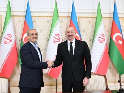 İlham Əliyev Pezeşkiana təşəkkür etdi