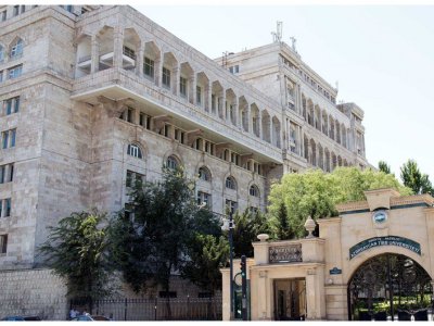 Tibb Universitetində təhsil haqları aşağı salındı -&nbsp;Yeni QİYMƏTLƏR