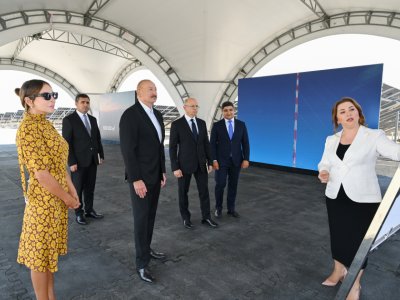 İlham Əliyev Naxçıvanda Günəş Elektrik stansiyalarında görülən işlərlə tanış oldu