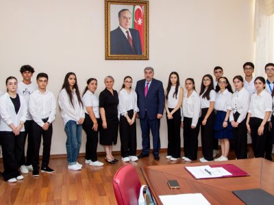 Salyanda təhsildə&nbsp;fərqlənən&nbsp;məzunlarla görüş keçirilib - FOTOLAR