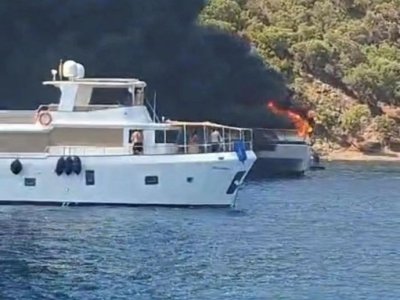 Türkiyədə 107 nəfərin olduğu gəmi yandı
