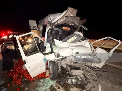 Ucarda iki yük maşını toqquşdu, ölənlər var - FOTO