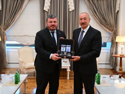 Prezidentə &ldquo;İrpin şəhərinin fəxri vətəndaşı&rdquo; vəsiqəsi təqdim edilib