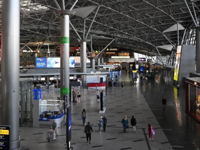 Самолет не смог приземлиться в аэропорту в течение 4 часов&nbsp;