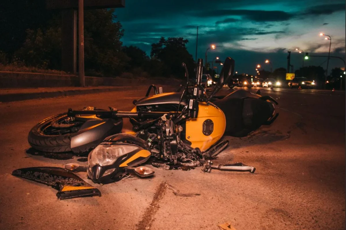 Sabirabadda minik avtomobili motosikletlə toqquşub, ölən var