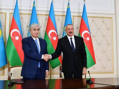 İlham Əliyev Tokayevi təbrik edib