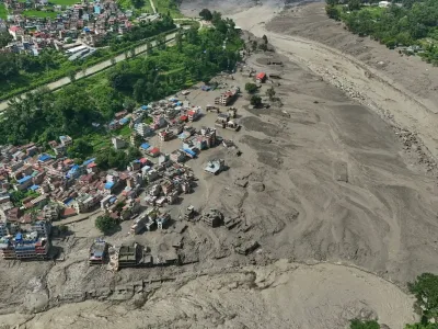 Nepalda daşqında ölənlərin&nbsp;sayı 390 nəfərə çatıb&nbsp;