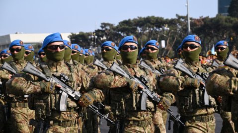 “Герой Отечественной войны” является высоким званием, или “Национальный Герой”?