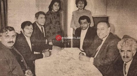 Bir şəklin tarixçəsi: Heydər Əliyev dostları ilə Cəlal Əliyevin evində