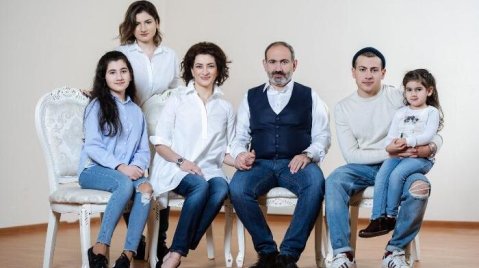 Ermənistanda səs-küylü boşanma: uşaqlar kimdə qalacaq? - Cütlüyün FOTOLARI