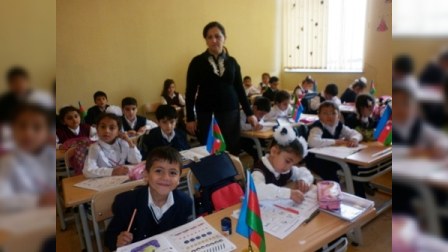 Orta məktəblərdə dərs müddəti dəyişdirildi