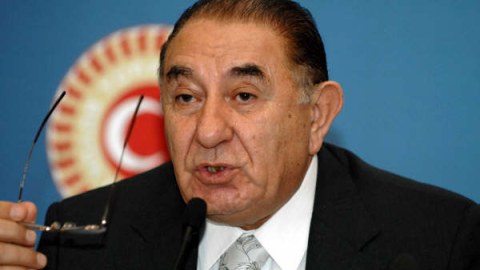 CHP-çi  millət vəkili Esfender Korkmaz: “Kimsə sərhədləri açmağa cəsarət edə bilməz”