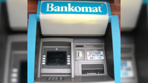 Ölkədə bankomatların sayı artıb