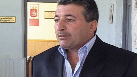 Oğlanlar məktəbə, qızlar ərə…