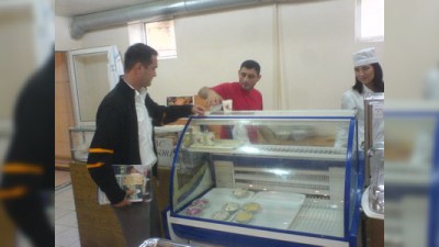 Ali məktəb bufetləri: tələbələr qiymətlərdən də, şəraitdən da narazıdırlar