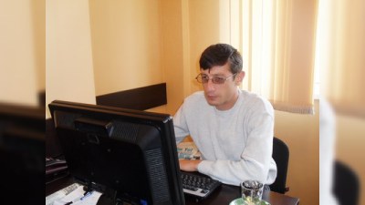 Oxucularının yarıdan çoxu məmurlar olan 20 yaşlı qəzet