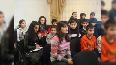 Bir neçə saat 1 saylı Uşaq Evinin kimsəsizlərilə...