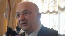 Məcid Kərimov deputat həmkarını yalan danışmaqda suçladı 