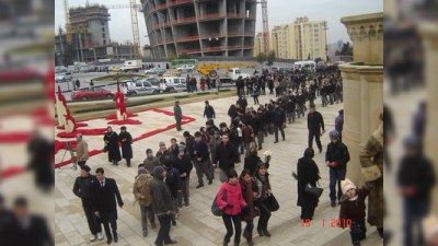Şəhidlər Xiyabanına ümumxalq ziyarəti (fotosessiya)