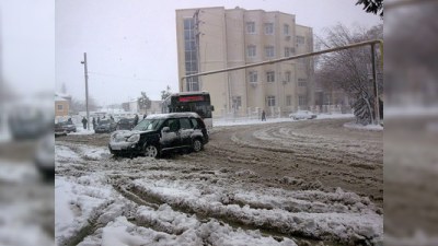 Bakıya güclü qar yağıb, məktəblərin tədris prosesi pozulub (fotosessiya)