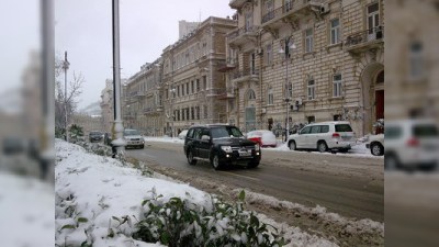 Qarlı-buzlu Bakı... (fotosessiya)