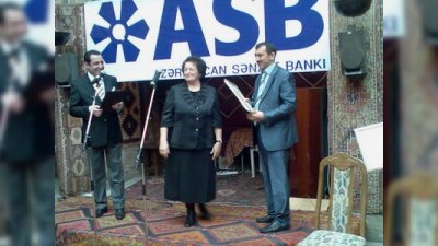 Jurnalistlər və məmurlar mükafatlandırıldılar (fotolar)