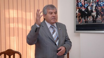 Sabir Rüstəmxanlı ilk dəfə Dillər Universitetində olub
