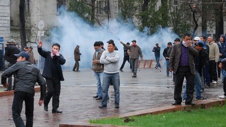 "Qırğızıstandakı Oş olaylarının arxasında Rusiyanın durması şübhəsizdir"