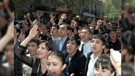 500-dək məcburi köçkün tələbə beynəlxalq aləmə müraciət etdi