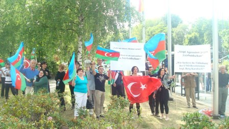 Berlində Ermənistan prezidenti əleyhinə aksiya keçirilib