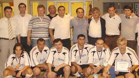 “Unibank” “Kapitalbank”a qalib gəlib (foto)