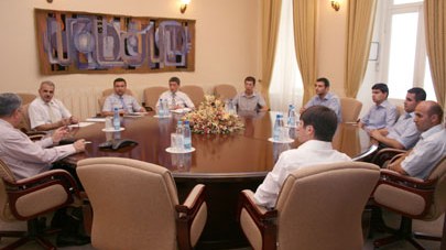 Neft Şirkəti gənc məzunları işə götürdü