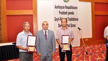 QHT-lərə Dövlət Dəstəyi Şurası jurnalistləri mükafatlandırıb (fotosessiya)