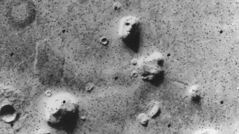 Mars planetindəki “sirli insan üzü”nün sirri açıldı