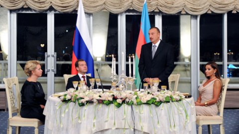 Medvedev: ”Rusiya Qarabağ münaqişəsinin həllində fəal rolunu davam etdirəcək”