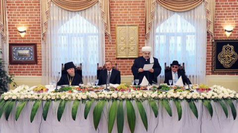 İlham Əliyev iftar süfrəsində iştirak edib