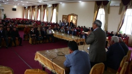 Ağsaqqallar deputatlığa namizədə nə deyib?