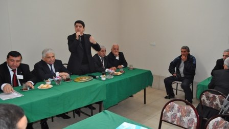 Bir gündə iki görüş keçirən hansı namizəd oldu?  ®