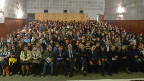Asim Mollazadə: “Məmurlar başa düşməlidirlər ki, maaşı vətəndaşa xidmət etmək üçün alırlar"