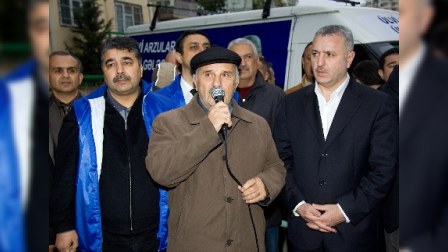 17 saylı Yasamal III seçki dairəsindən deputatlığa namizəd Ülvi Quliyev seçicilərlə görüşüb (fotosessiya)