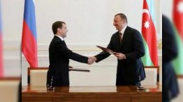 İlham Əliyev Dmitri Medvedevi qəbul edib