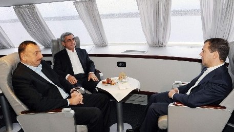 Rus diplomatı: “Sərkisyan İlham Əliyevlə görüşmək üçün həmsədr olkələrdən təminat istəyir”