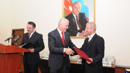 Nazirlik jurnalistləri mükafatlandırdı (fotosessiya)