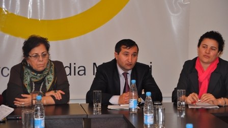 İnsan hüquqlarından yazan jurnalistlər mükafatlandırıldı 