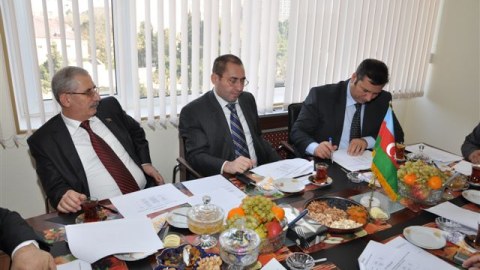 Fond birdəfəlik yardımlar ediləcək qəzetlərin adlarını açıqladı (siyahı)