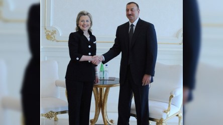 Klinton Əliyevlə “Wikileaks”in Azərbaycan barədə yazdıqlarından danışıb